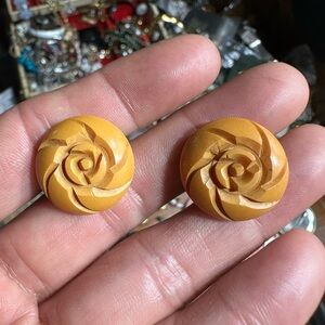 Vintage Bakelite Carved Floral Earrings Butterscotch 3/4 Inch Size Screw Backs
